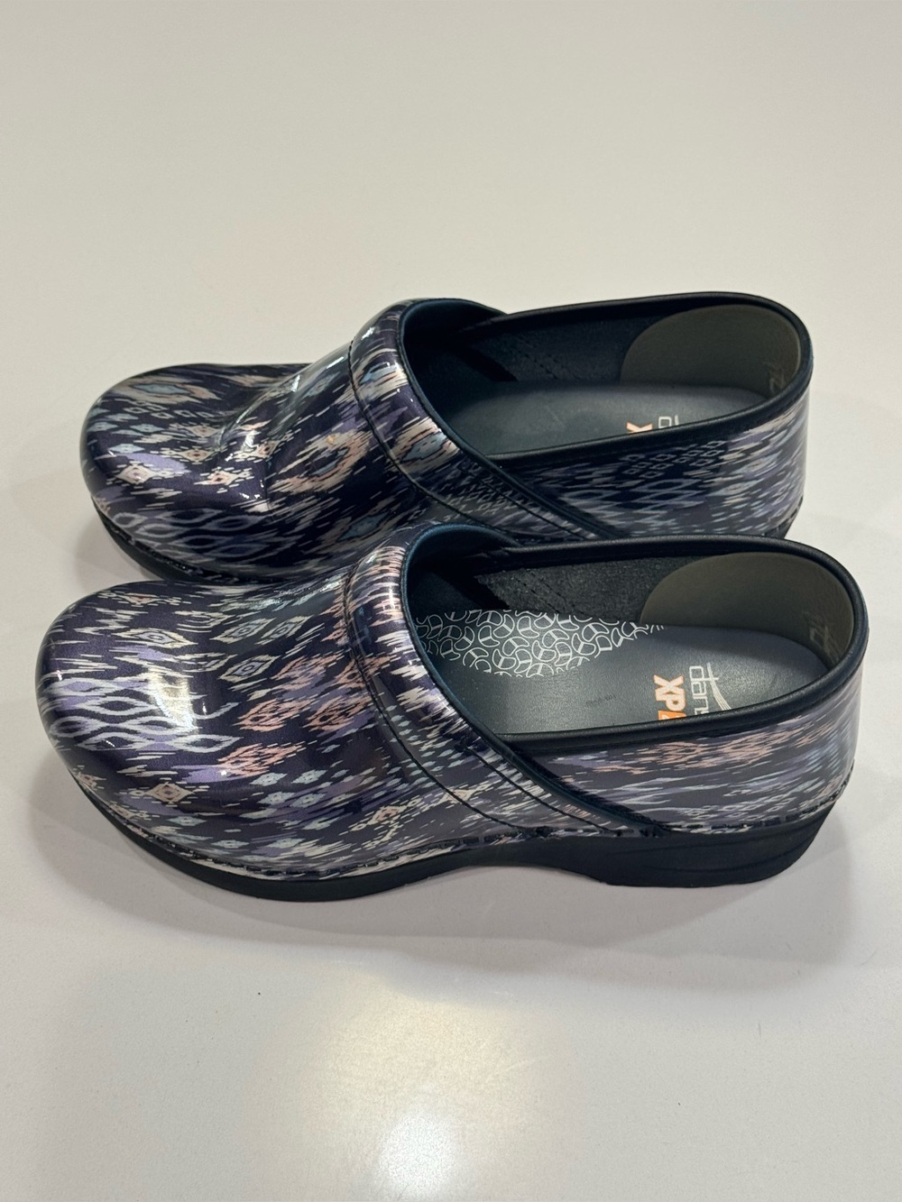 Dansko XP 2.0 Clogs Womens EU-38/US-7.5-8 Southwestern Multicolor Patent Leather - Picture 2 of 10